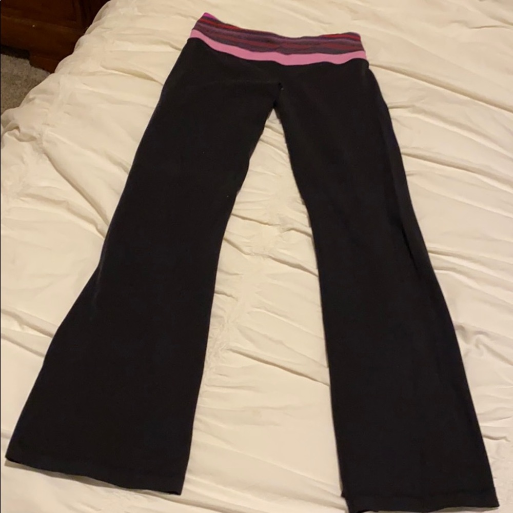 Lululemon size 6 flare pant